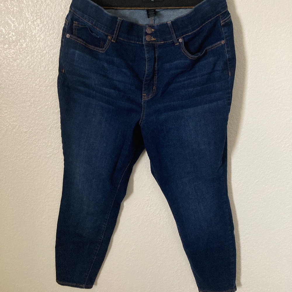 Fashion To Figure Dark Wash Curvy Skinny Jeans elastic waist Womans 20 short